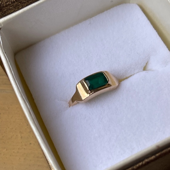 Used emeral ring - Picture 4 of 13